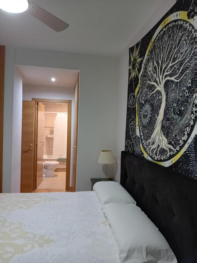 Habitaciones Individuales Wifi Tv Microondas Cerca Del Aeropuerto Madrid Habitacion Grande Wc Privado O Habitacion Pequena Wc Compartido Muy Tranquilas Bien Comunicadas Tren Metro Bus Facil Aparcamiento Сан-Себастьян-де-лос-Реєс Екстер'єр фото