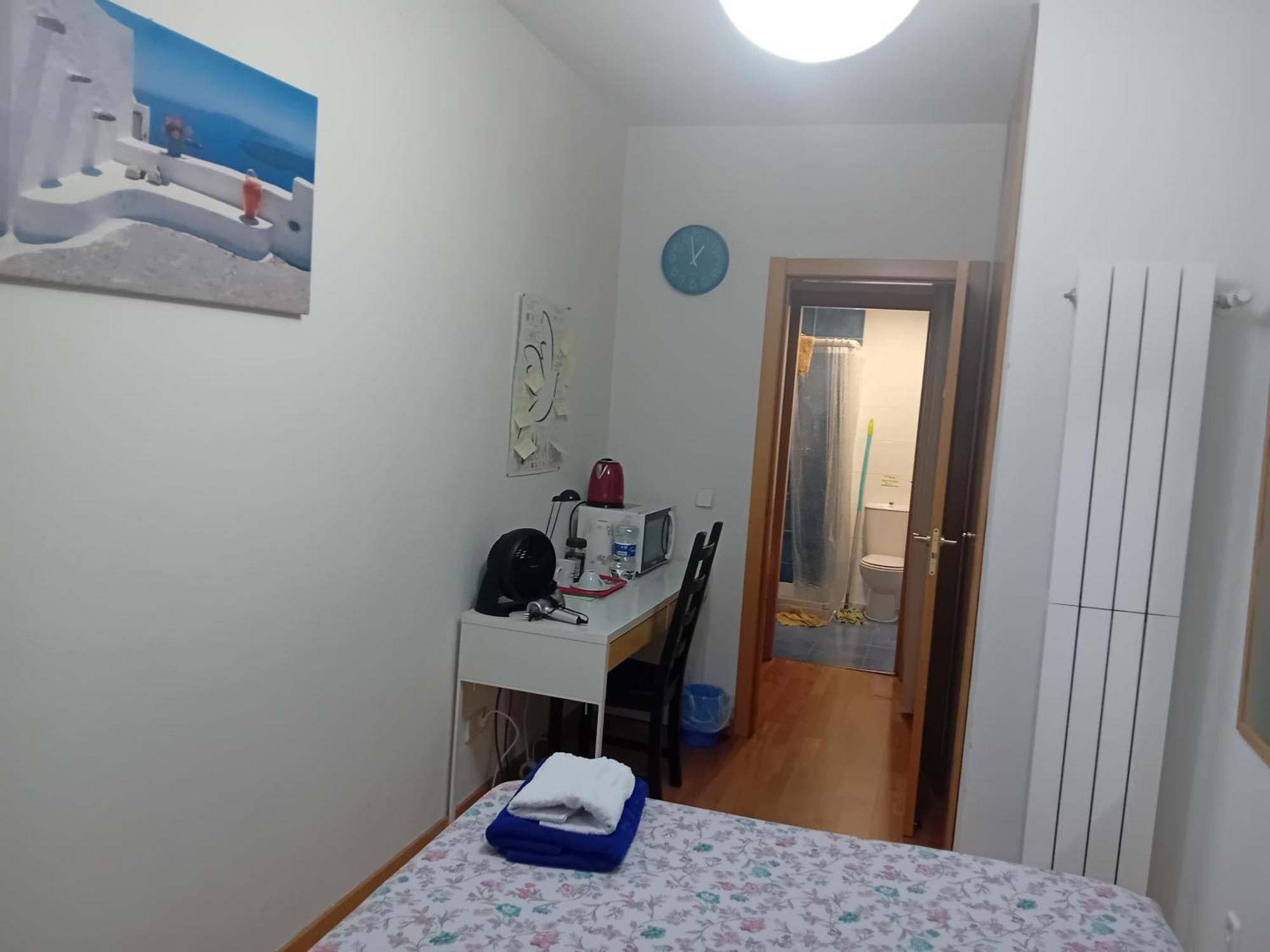 Habitaciones Individuales Wifi Tv Microondas Cerca Del Aeropuerto Madrid Habitacion Grande Wc Privado O Habitacion Pequena Wc Compartido Muy Tranquilas Bien Comunicadas Tren Metro Bus Facil Aparcamiento Сан-Себастьян-де-лос-Реєс Екстер'єр фото